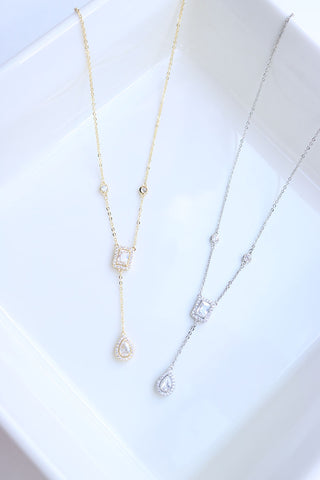 V AD Stone Drop Chain