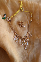 Short Pearl Line Close Neck Set