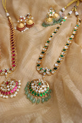 Kundan Chaand Pendant Mid Length Set