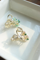 Flower Pearl Claw Clip