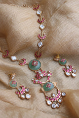 Kundan Chaand Pendant Set