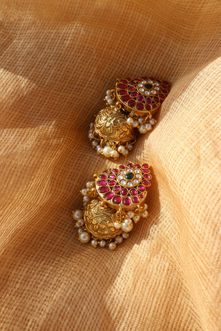 Kundan Chaand Jhumkas